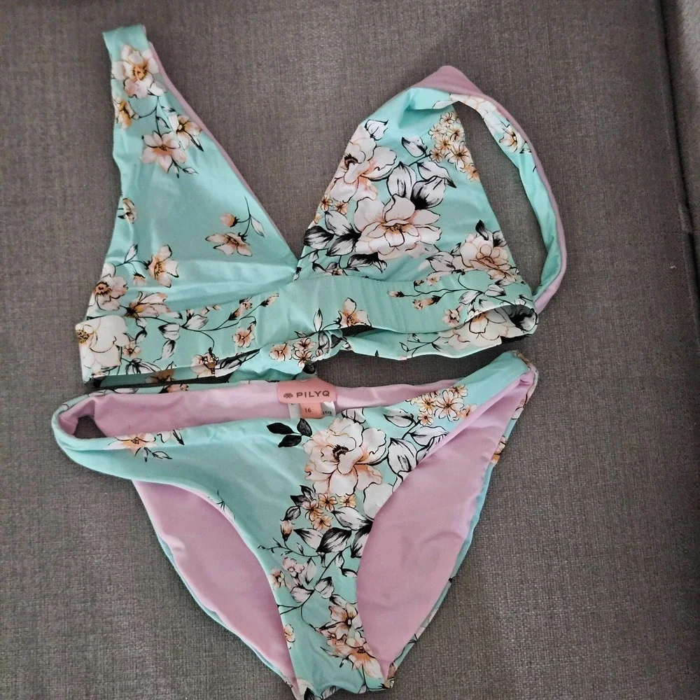 NWOT PilyQ Swim Reversible Teal &‎ Pink Floral Bikini Set Youth size 16